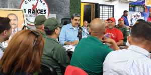 Nicolás Maduro pide crear una aplicación para que los venezolanos reporten 'todo lo que vean y escuchen'