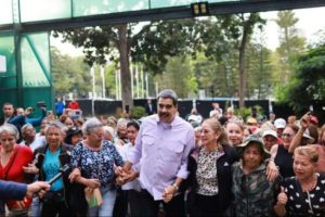 Maduro entrega residencia de La Viñeta a la Gran Misión Abuelos de la Patria
