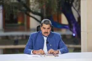 Maduro convocó a los movimientos sociales a difundir la verdad de Venezuela