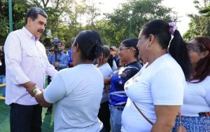 Maduro desde comuna de Petare resalta la gestión de autogobierno