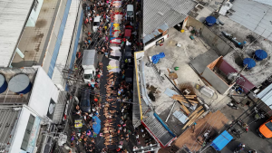 el desconsuelo de los familiares de los muertos tras la masacre de Río de Janeiro