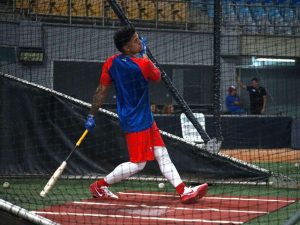 Máximo Acosta cumple su sueño con Tiburones