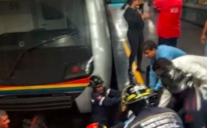 El impactante rescate en el Metro de Caracas, tras un adulto mayor intentar suicidarse