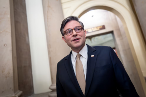 Mike Johnson advirtió que el cierre del gobierno de EEUU podría convertirse en el más largo de la historia