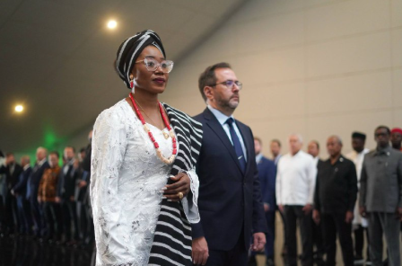 Nigeria rinde honores al Libertador ante el Panteón Nacional