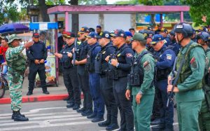 Padrino destaca cohesión y alta moral de la Fanb