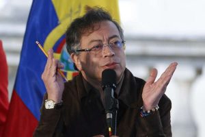 Petro propone cambiar nombre del Frente Amplio por “Frente Humano”