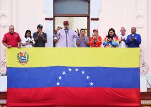 Soberanía, paz y unión cívico-militar-policial, escudo patrio frente al asedio imperial
