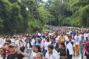 Una marea de jóvenes rindió homenaje a JGH en Isnotú