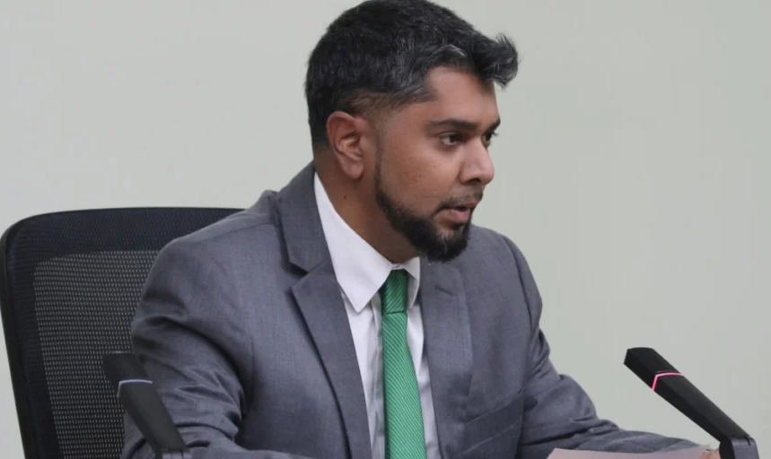 Trinidad y Tobago ordena 'mantener detenidos a los migrantes venezolanos hasta su deportación'