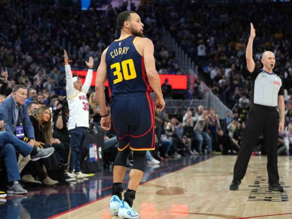 Warriors rompen una polémica marca