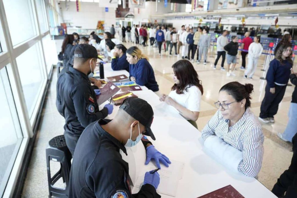 167 venezolanos retornaron al país provenientes de EEUU