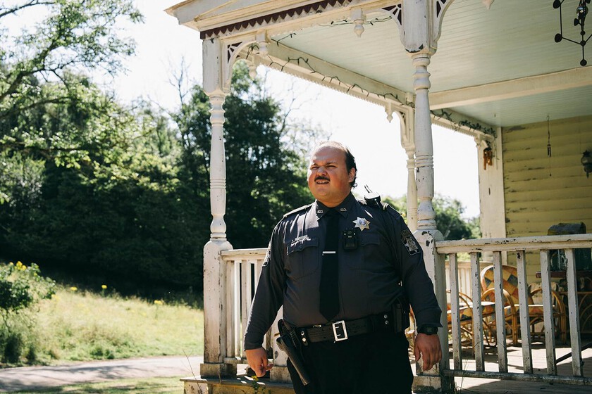 No sorprende en absoluto que Ari Aster sea productor de ‘Bugonia’, siendo la versión en ciencia ficción de ‘Eddington’. Pero Yorgos Lanthimos consigue ir más lejos