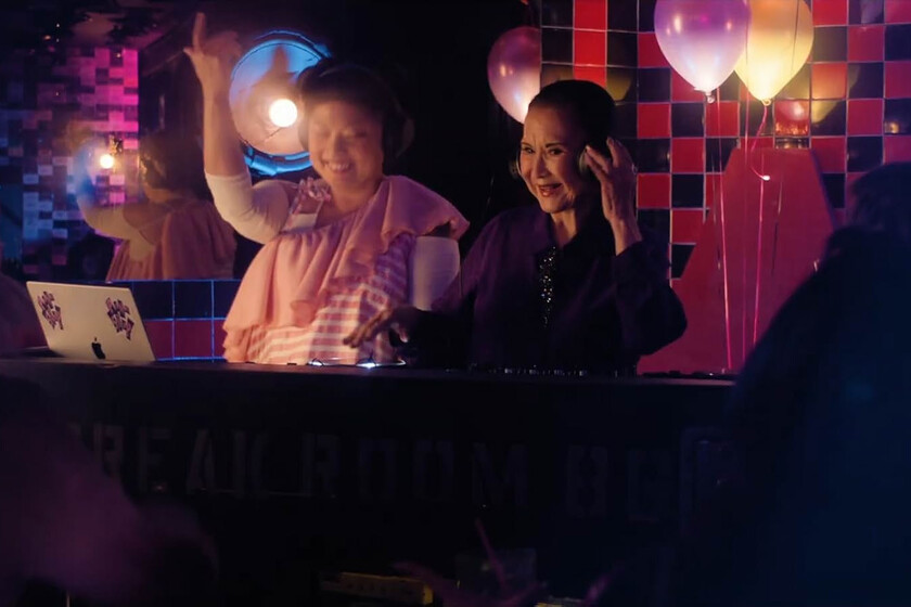 Ya en Disney+, una simpática comedia de fantasía que nos hace añorar tiempos más sencillos