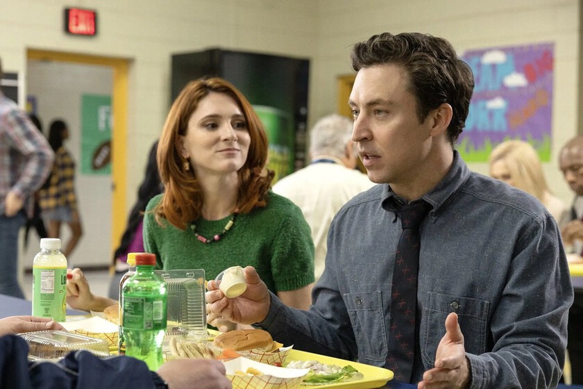 Esta desternillante comedia de puntuación perfecta era el complemento ideal de 'Colegio Abbott'. Disney la acaba de cancelar tras 2 temporadas