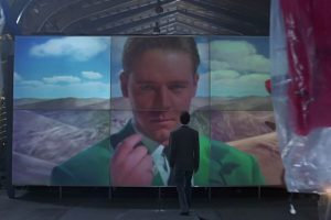 El cara a cara entre Denzel Washington y Russell Crowe que pudo adelantarse a ‘Matrix’. Hoy en TV, una fascinante película de ciencia ficción y acción policial