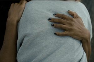 Ya en Prime Video una de las películas más provocadoras de la temporada, con un reparto potente y uno de los cineastas del momento