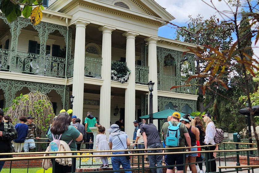 Cinco muertes han ocurrido en Disney World en el último mes. Ninguna está relacionada con la seguridad del parque