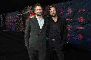 El mayor enemigo de 'Stranger Things' no es el Vecna, es el "temido efecto telenovela". Así te pide Ross Duffer configurar tu televisor