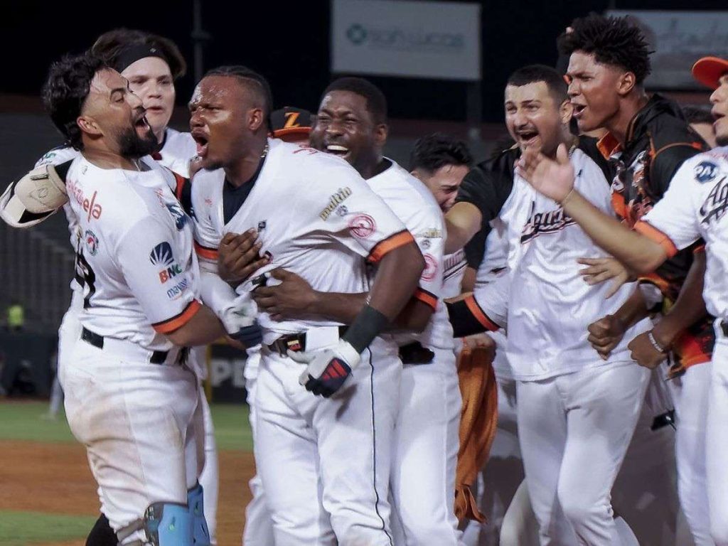 Águilas triunfó en batalla alada