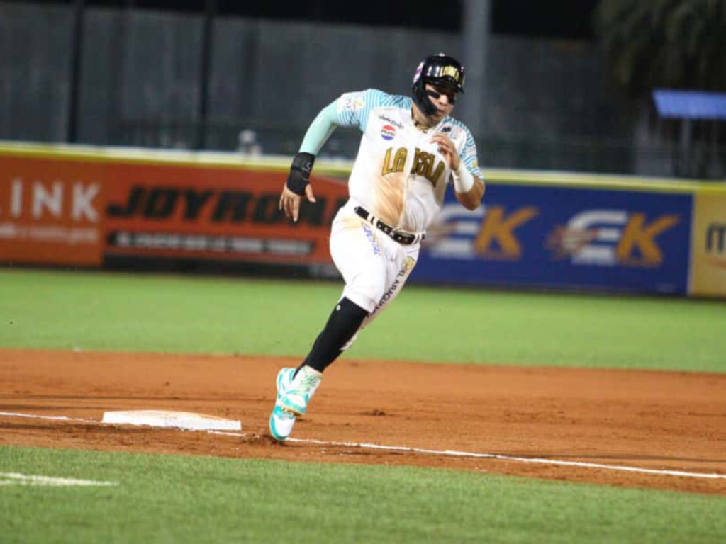 Alexi Amarista permitió la victoria de Bravos