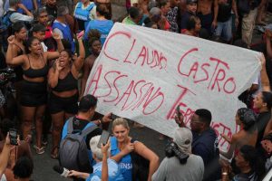 Cientos de personas marcharon en Río de Janeiro contra masacre policial