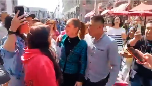 El agresor de Claudia Sheinbaum trató de toquetear a una joven y esta vez lo detuvieron