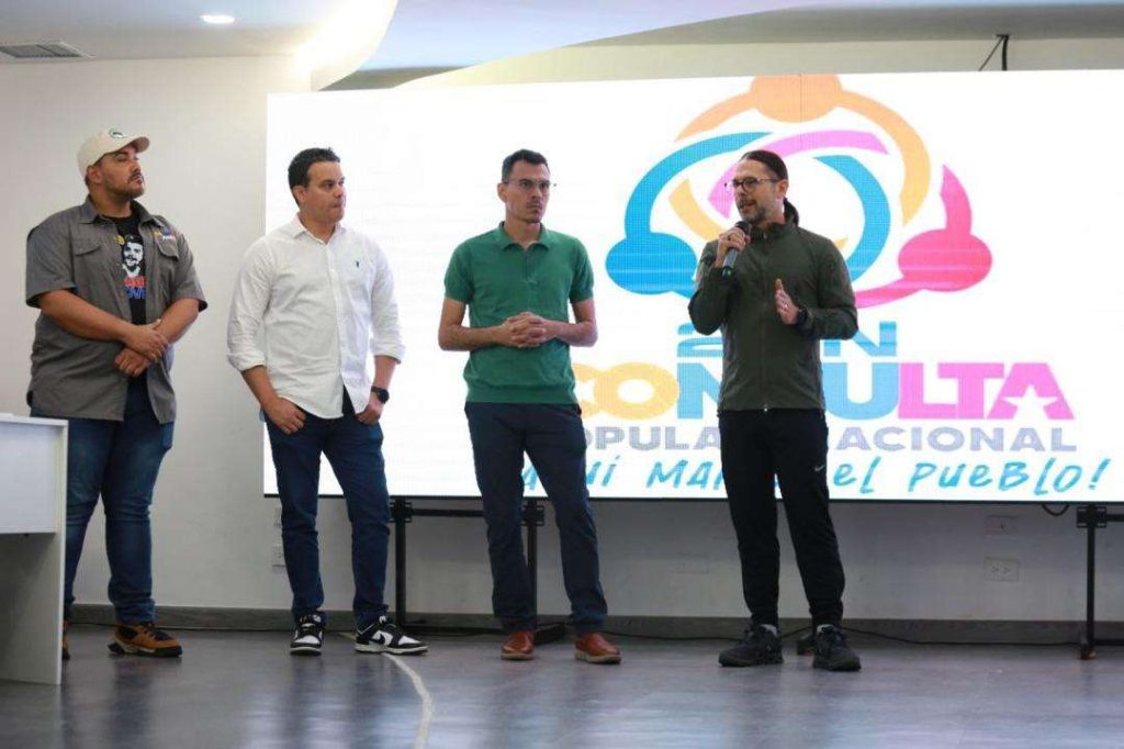 Comuneros participan en taller rumbo a la Campaña de la Consulta Popular