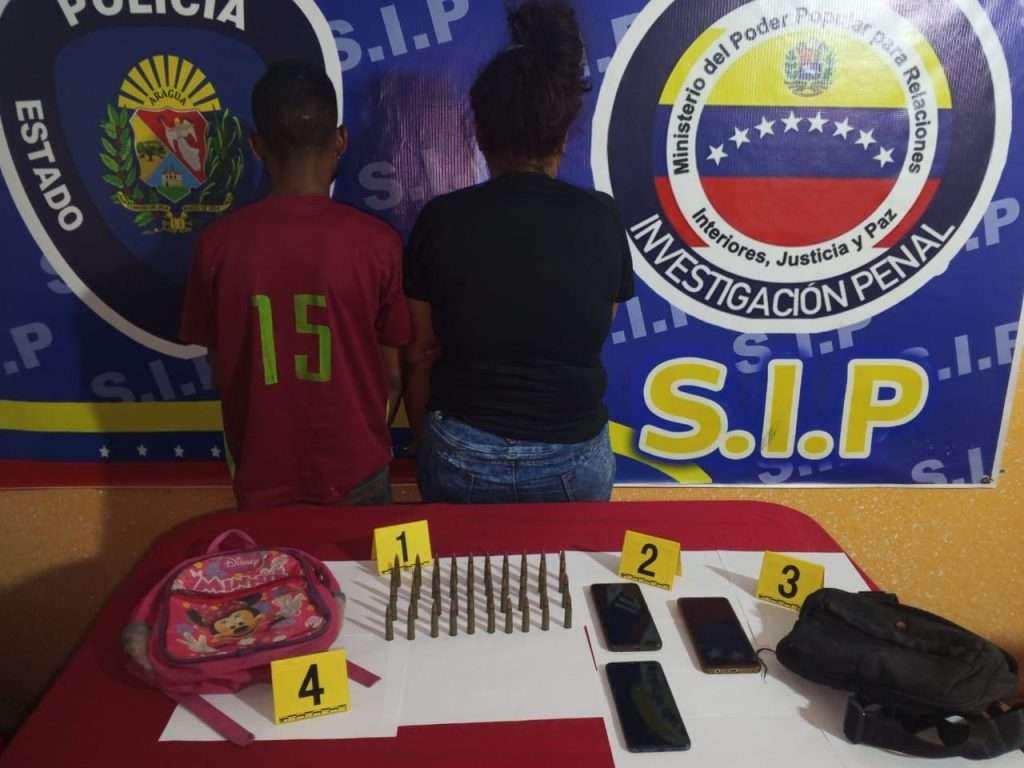 Detuvieron a 10 sujetos con material de guerra