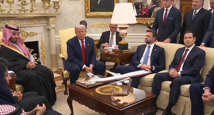 'Él quiere hablar, estoy abierto a hablar con él'