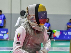 Dos platas y dos bronces en primer día de esgrima