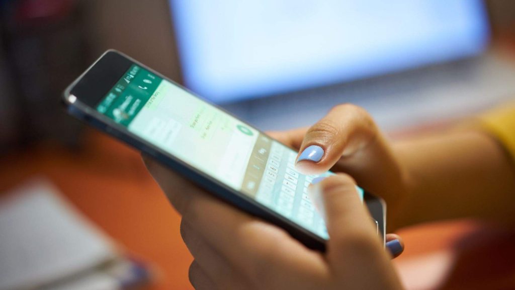 Grabación por WhatsApp desata pleito por difamación