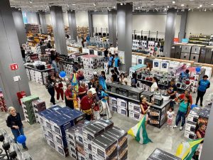 👔👗H&M llega por primera vez al país y Mundo Total y ✂️Tijerazo afinan sus apuestas