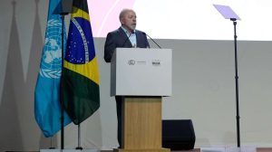 Lula criticó ausencia de "los hombres que hacen la guerra" en la COP30