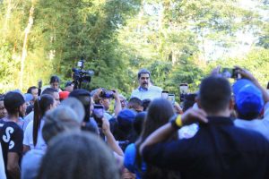 Maduro destaca modelo de defensa integral y llama a preservar la paz