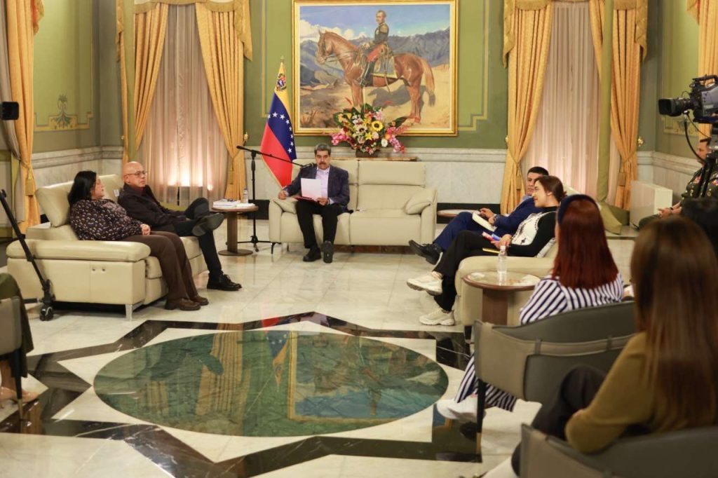 Maduro ordena creación de los Comandos de Defensa Integral en todo el país