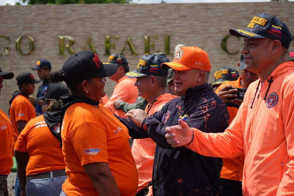 Otorgan reconocimientos a personal de Bomberos y Protección Civil