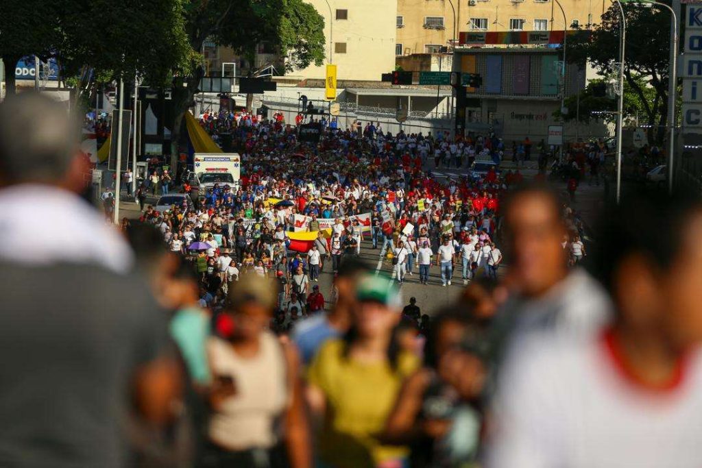 Presidente Maduro marcha junto con la juventud comunera
