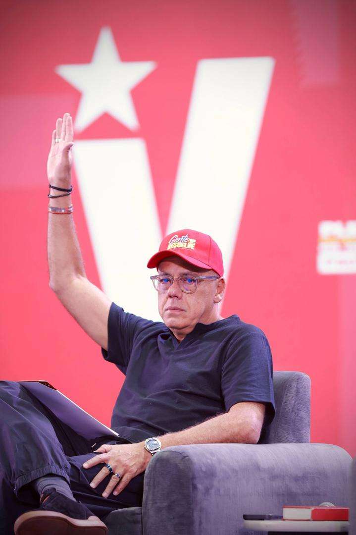 Psuv autoriza a Maduro para transformar estructuras del partido