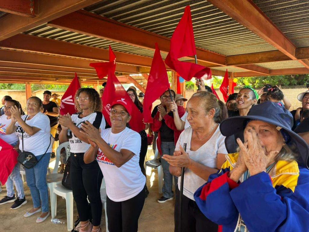 Reciben títulos de propiedad de tierras urbanas 6 mil familias de Cabimas