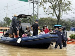 Reportan 41 muertos tras lluvias récord en Tailandia