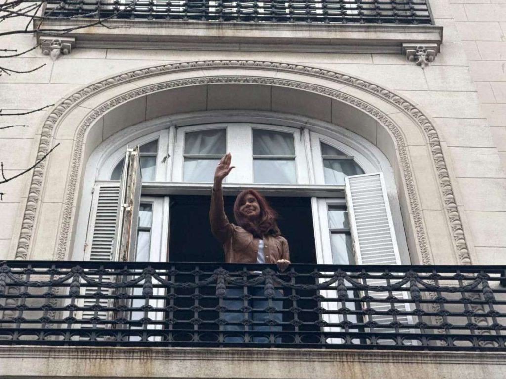 Tribunal argentino ordenó decomisar bienes de Cristina Fernández