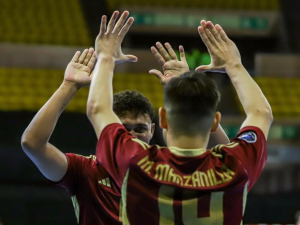 Venezuela repitió con doble victoria en el Poliedro