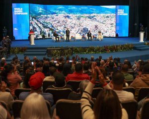 Vicepresidenta instala el I Simposio Mundial de los Barrios