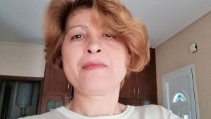 Su bufanda se atoró en una máquina de hacer pan mientras la limpiaba y todo terminó en tragedia