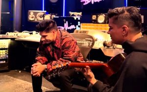 Chyno Miranda y Juan Miguel reviven “La Nota” en ritmo de salsa