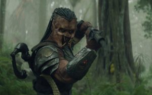 Elle Fanning y Dimitrius Schuster-Koloamatangi brillan en "Depredador: tierras salvajes"