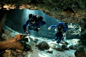 Alfredo Román Parra Yarza