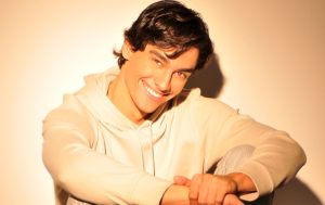 José María debuta con “Salte de mi cabeza”, una fusión entre pop latino y frescura juvenil