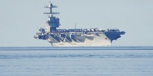 El portaaviones USS Gerald R. Ford cruza el Estrecho de Gibraltar rumbo al Caribe